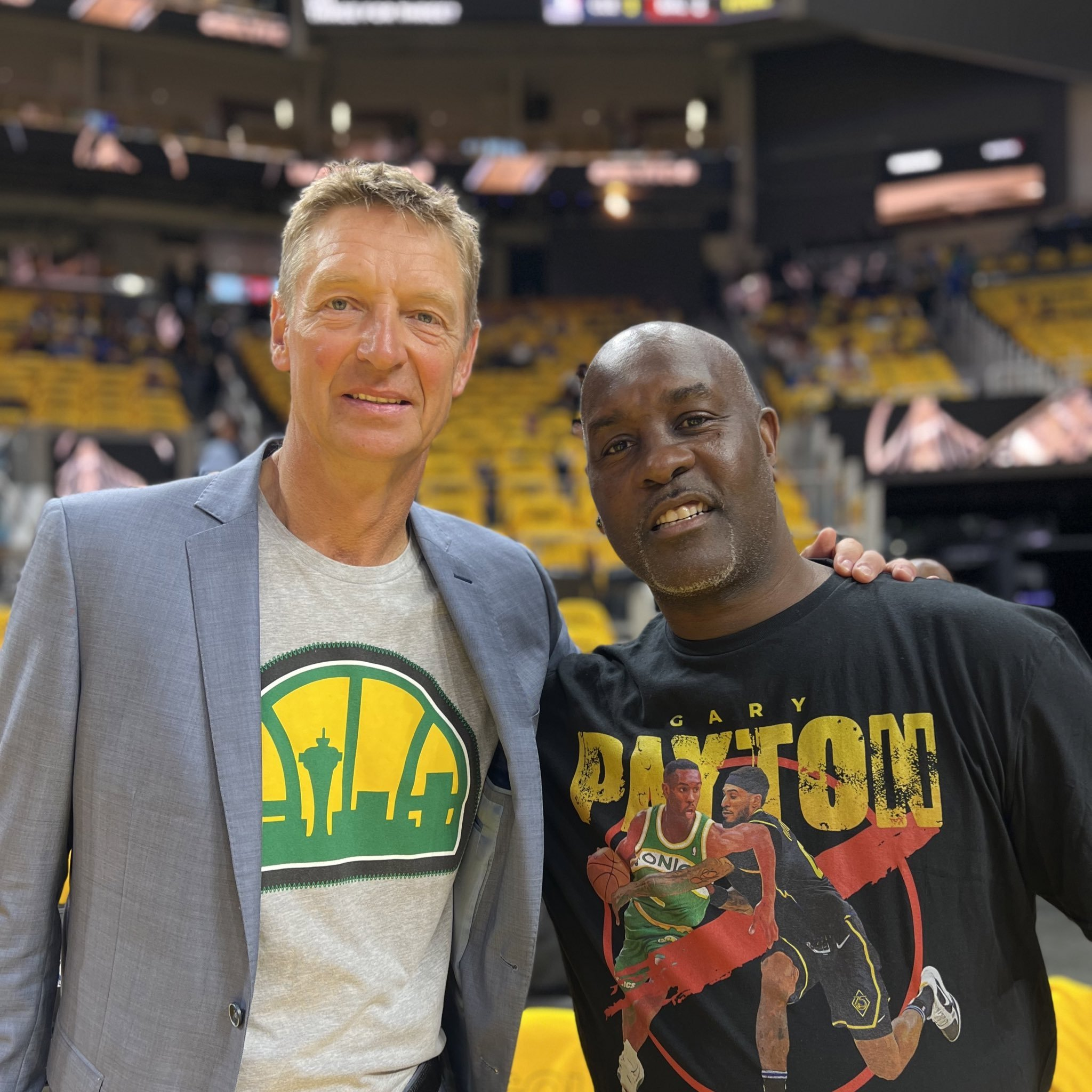 都既稳又快 都既稳又快